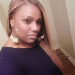 Meet your Posher, Toya